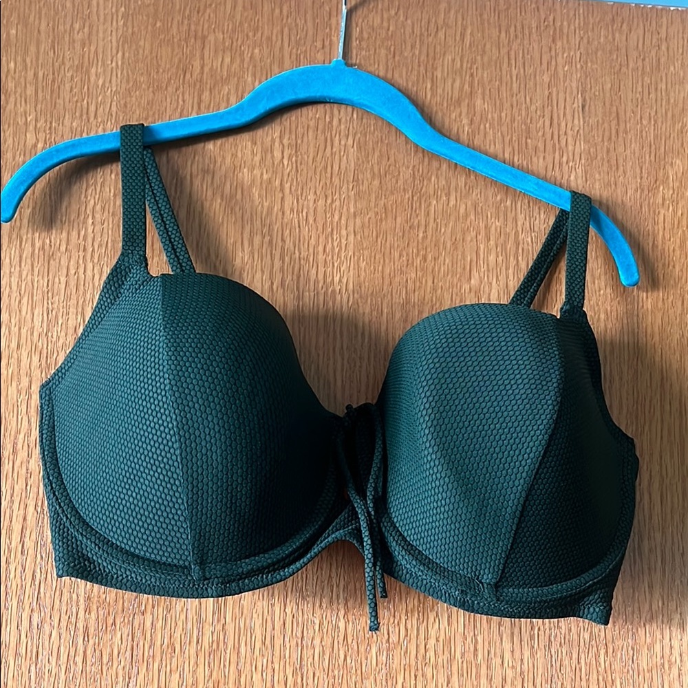 Elegant Green women’s swimsuit top